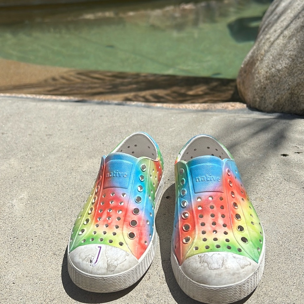 Native shoes size 10